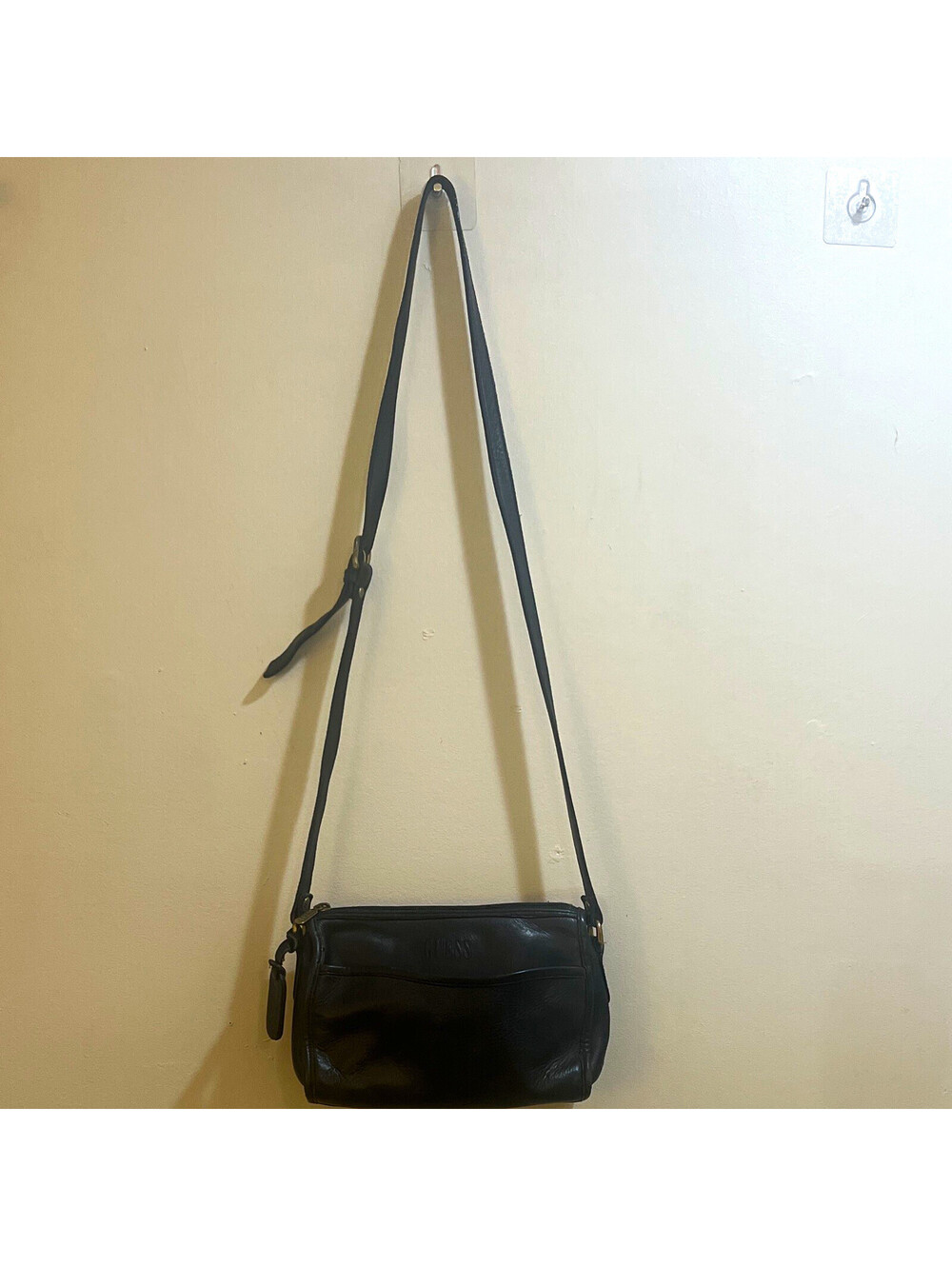 Y2K GUESS Black Small Crossbody Bag Gold Hardware Zip Top Charm leather